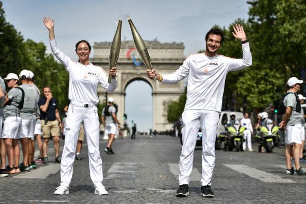 Έφτασε στο Παρίσι η Ολυμπιακή Φλόγα runbeat.gr